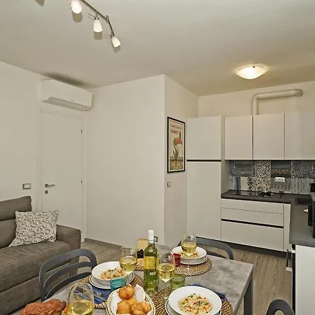 Punta Gro 2-5 By Wonderful Italy * Sirmione